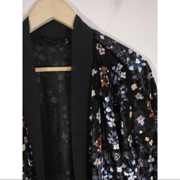 URBAN Outfitters Black Blue Floral Print Velvet Open Komono Duster Women… - Picture 3 of 9